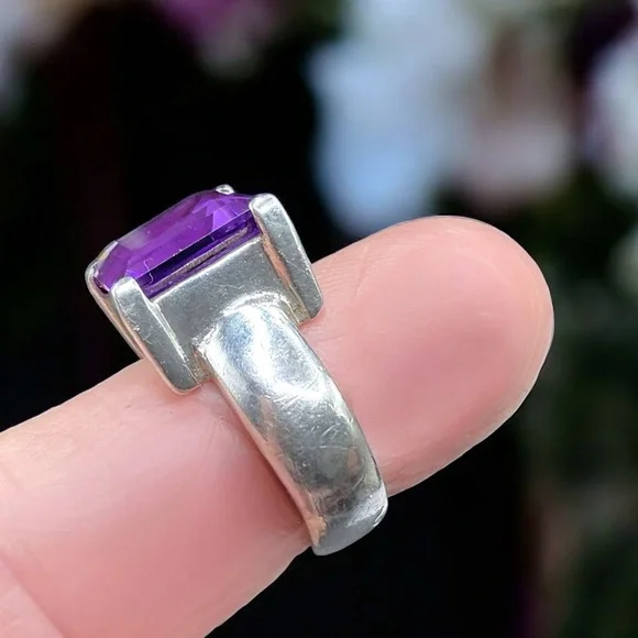 🌺Large Sterling & Purpled Stone  Ring - Picture 5 of 9